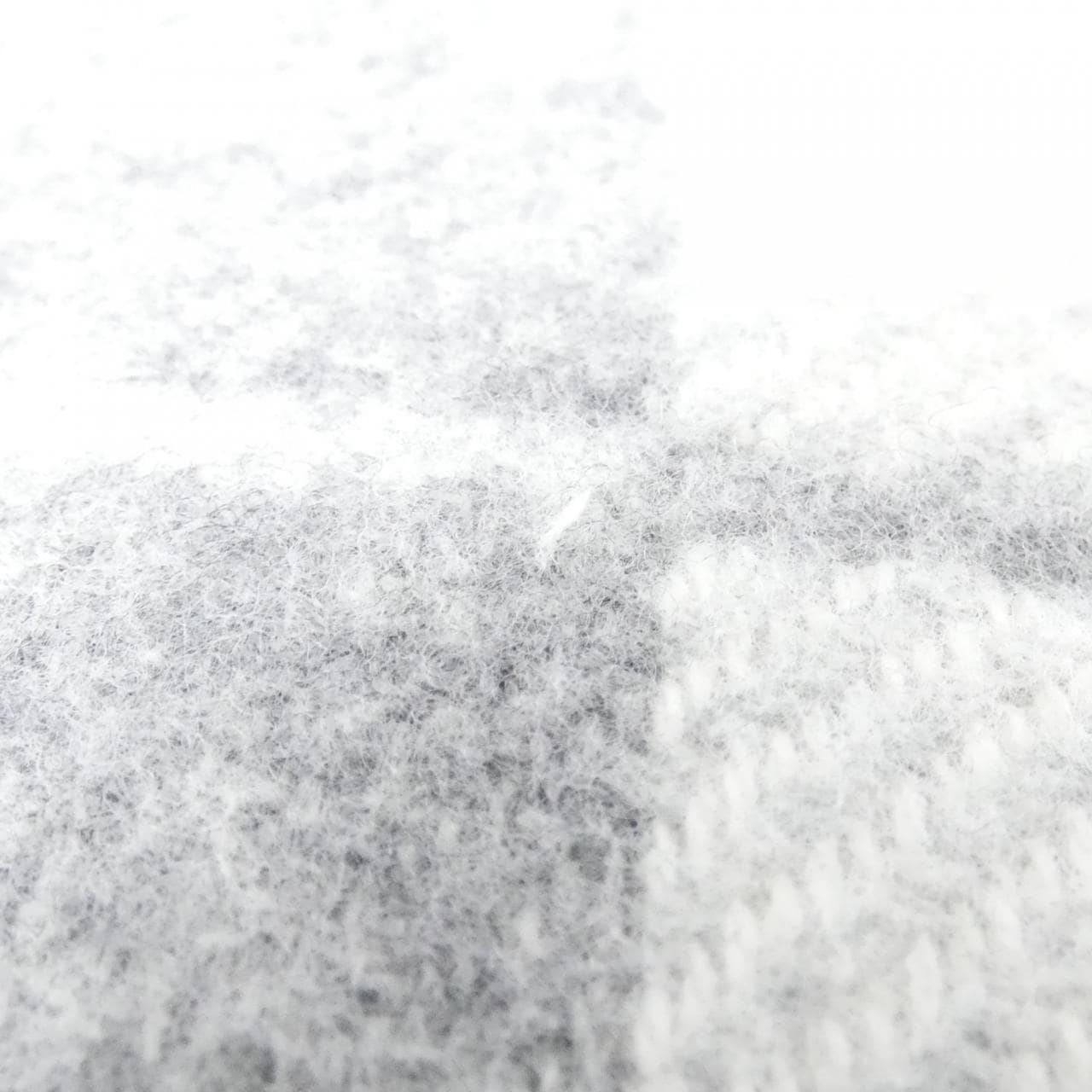 エルメス アヴァロン3 52×52 102666M クッション