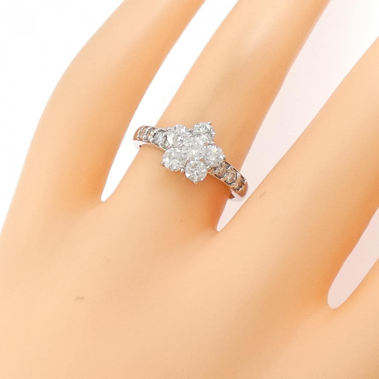 PT900 Flower Diamond Ring 1.00CT