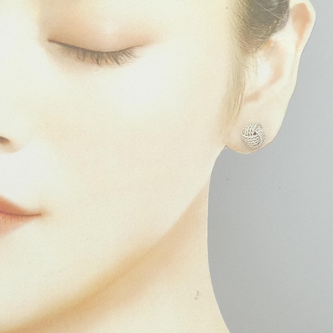 ティファニー ツイスト ノット ピアス