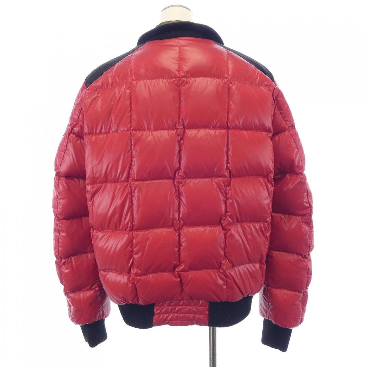 モンクレール MONCLER ダウンジャケット