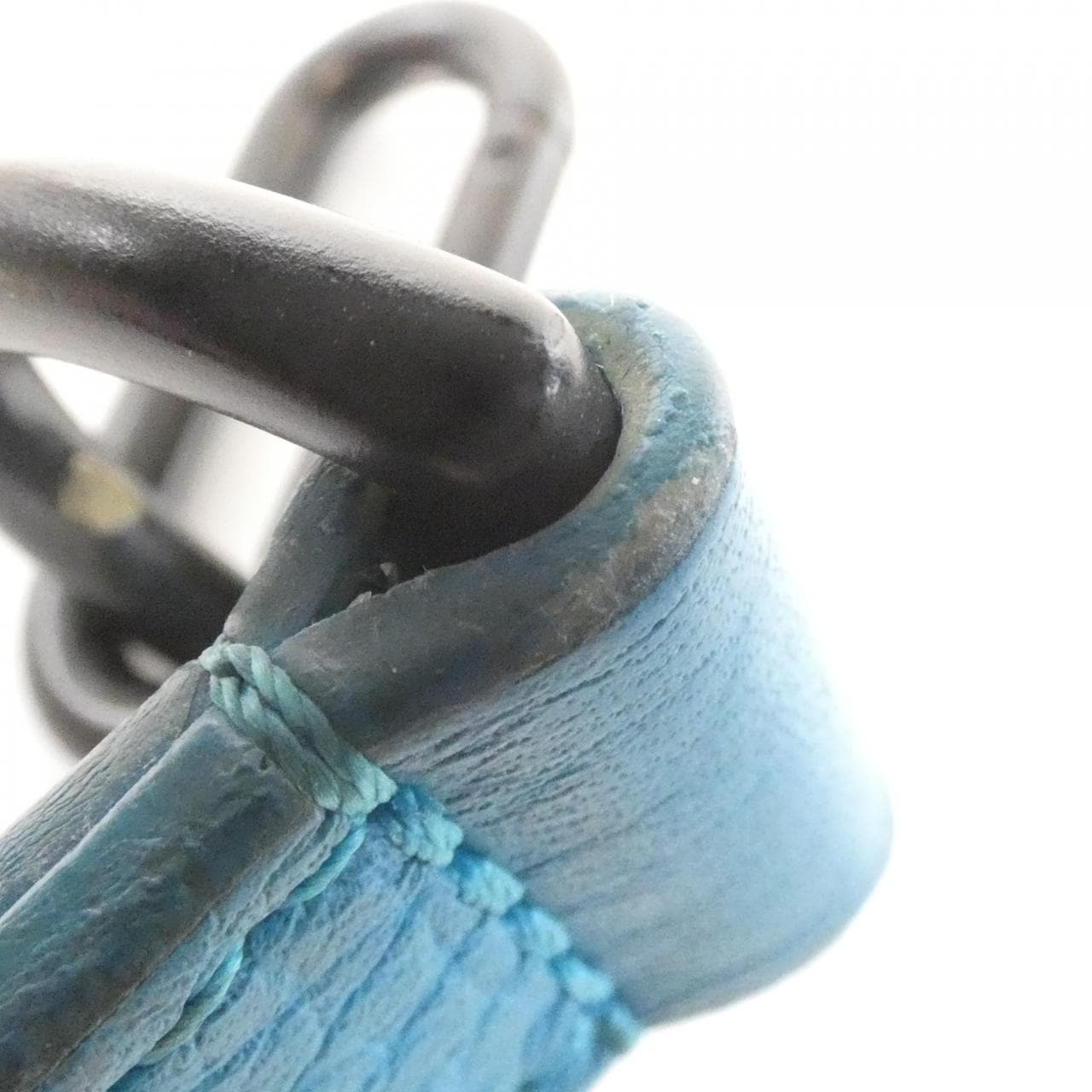 LOUIS VUITTON Taurillon Monogram Triangle Messenger M55925 肩背包