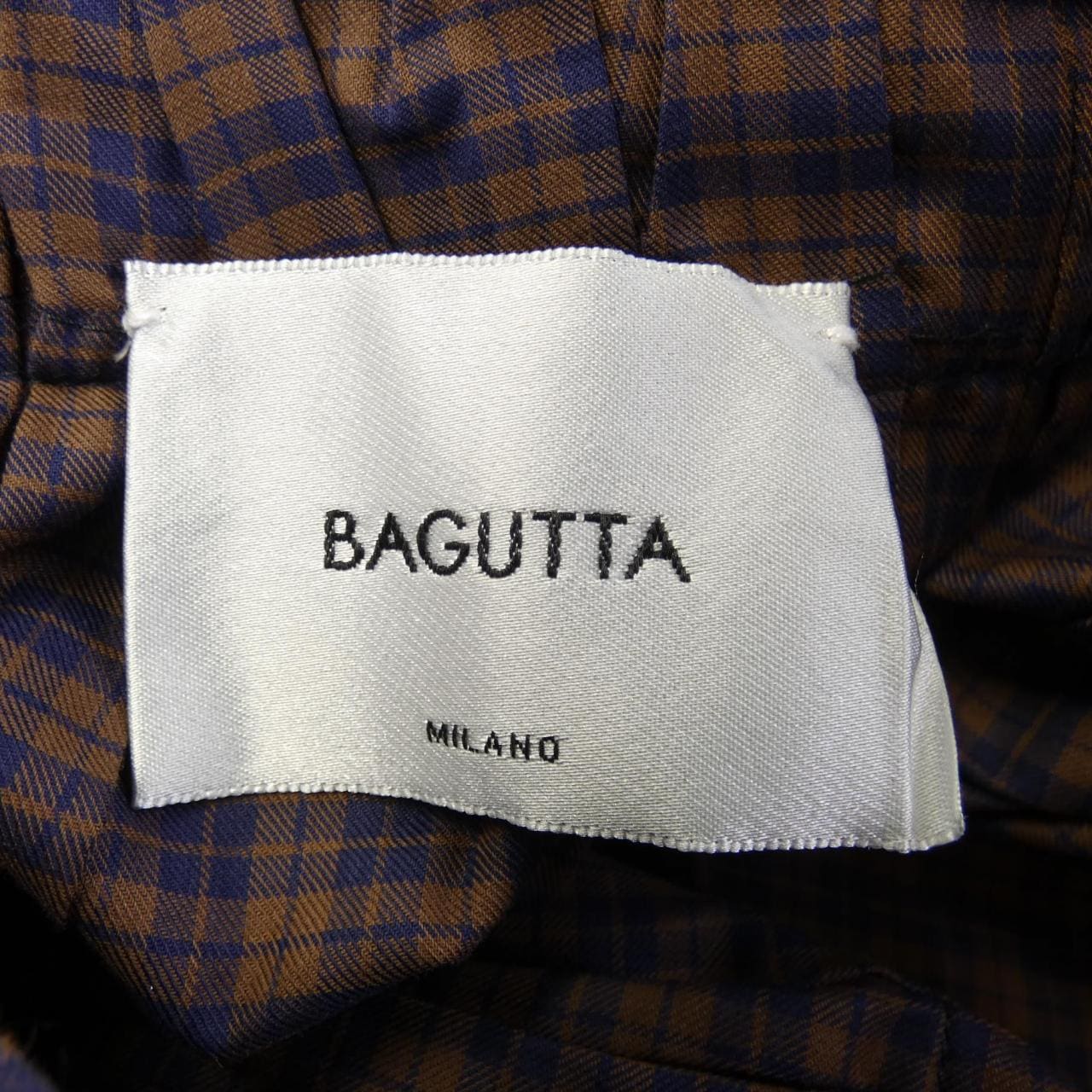 バグッタ BAGUTTA スカート