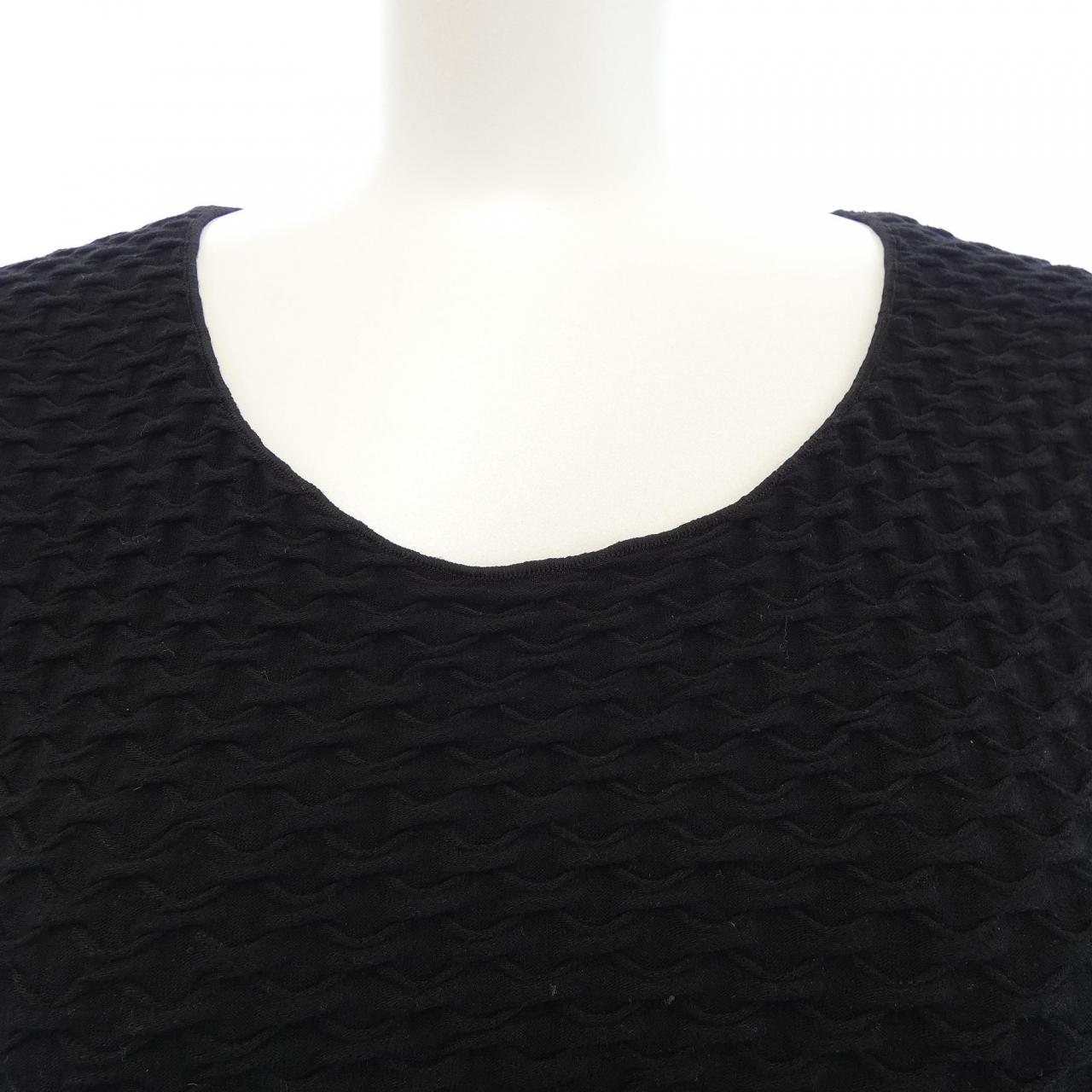 エンポリオアルマーニ EMPORIO ARMANI トップス