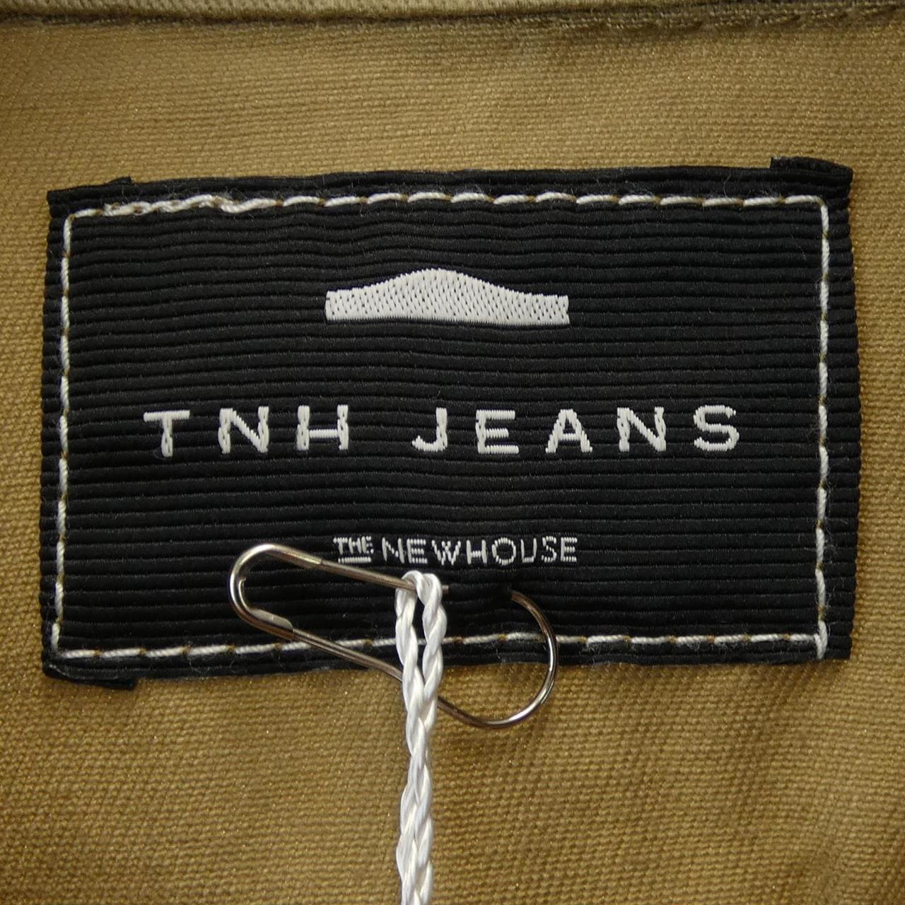 ザニューハウス THE NEWHOUSE ジャケット