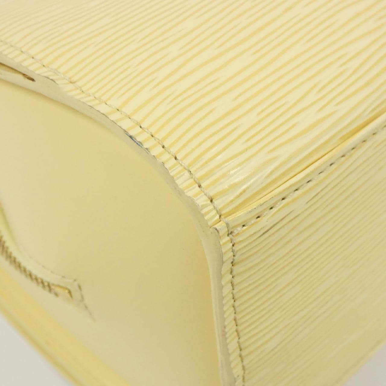 ルイヴィトン エピ ポンヌフ M5205A バッグ