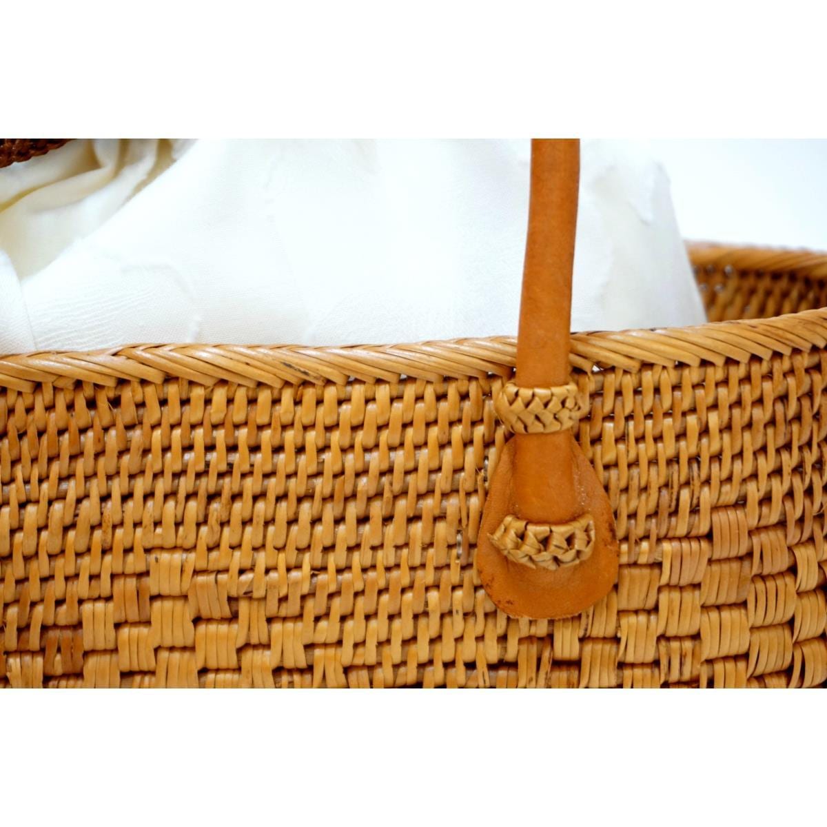 【新品】カゴバッグ　巾着付き