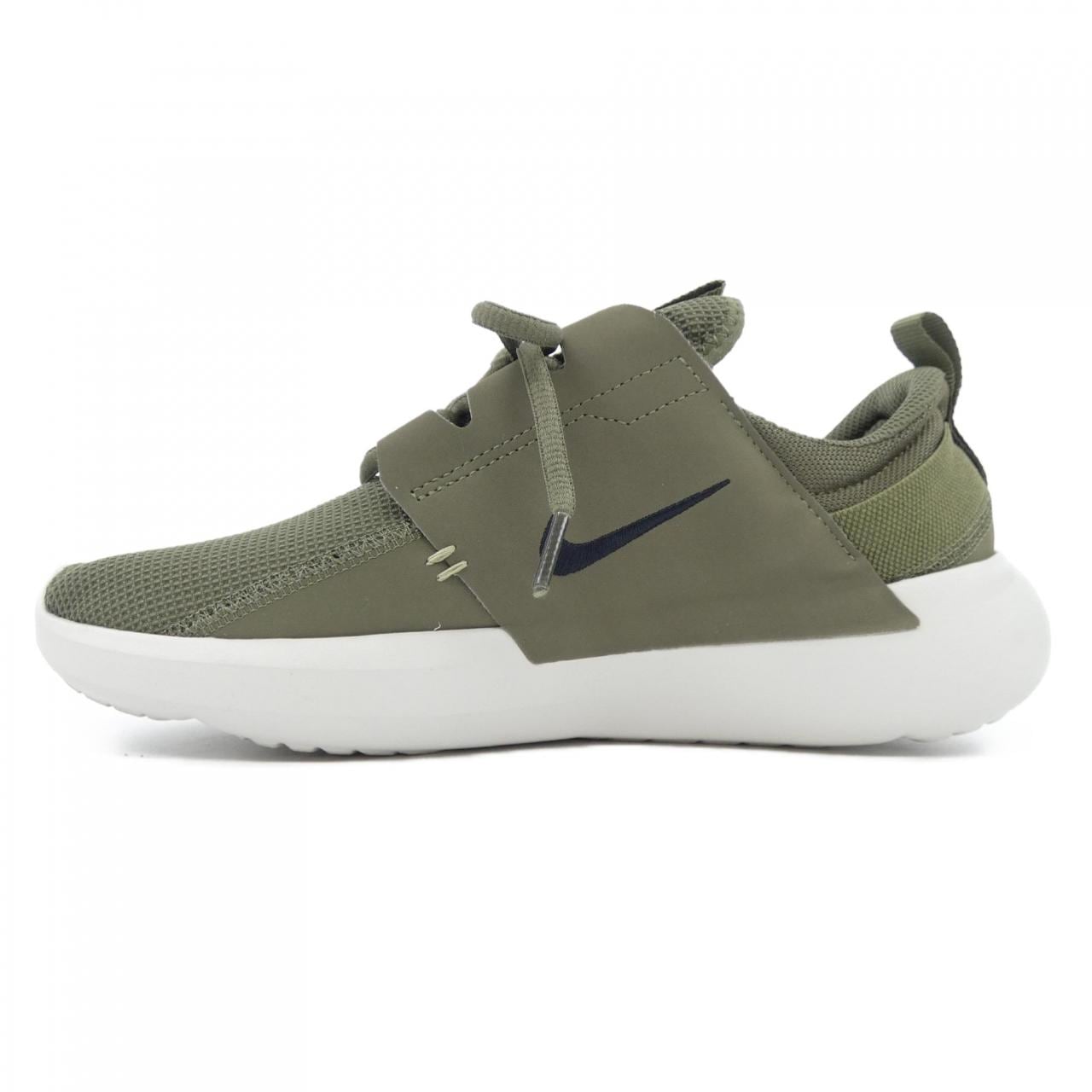 ナイキ NIKE スニーカー
