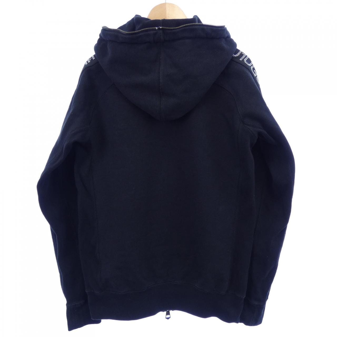 ウノピゥウノウグァーレトレリラックス 1PIU1UGUALE3 RELAX パーカー