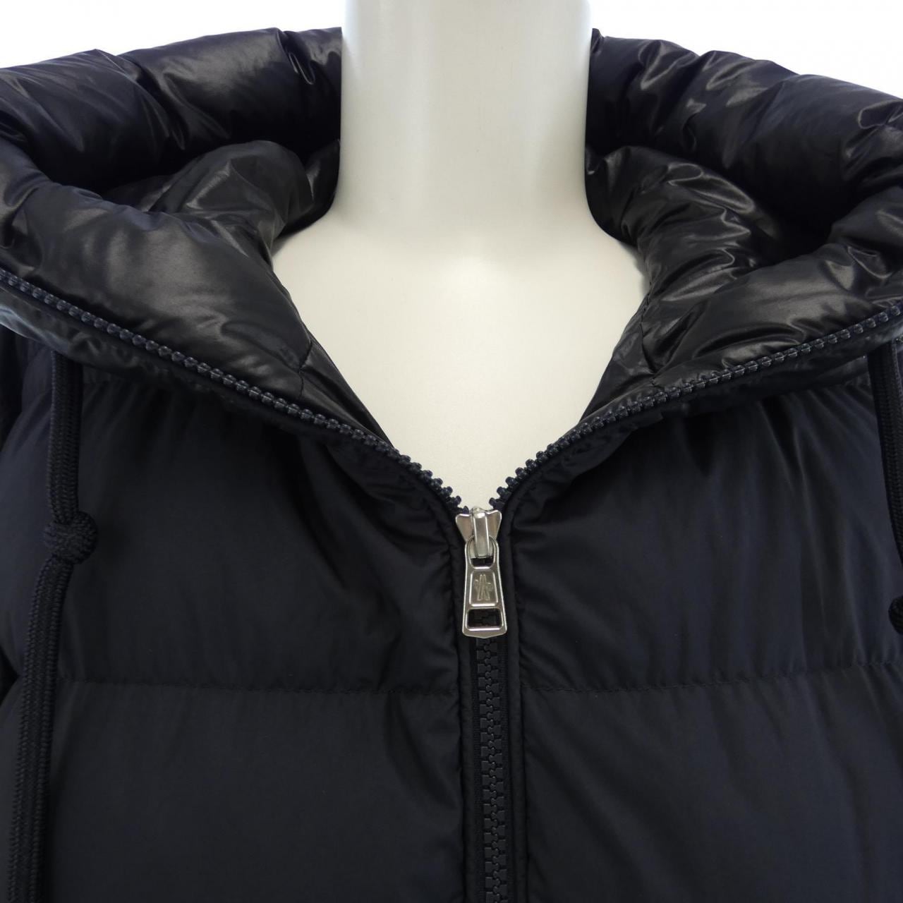 モンクレール MONCLER ダウンジャケット