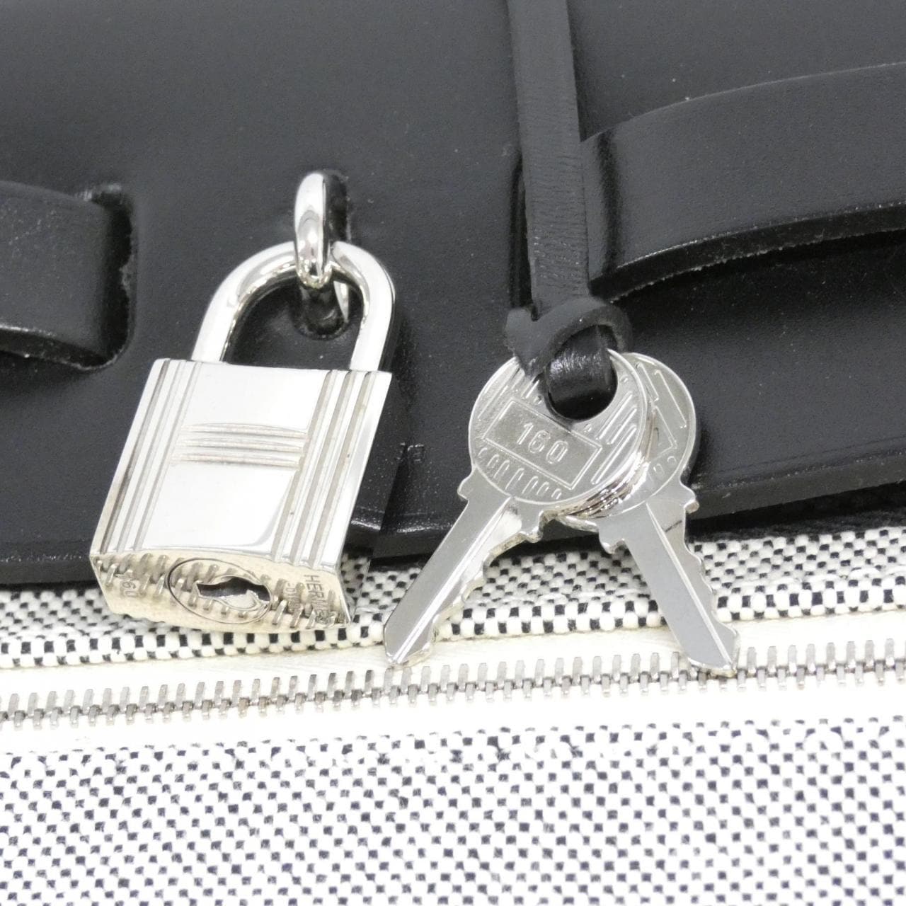 エルメス エールバッグ ジップ ペガサス ポップ PM 079201CK バッグ