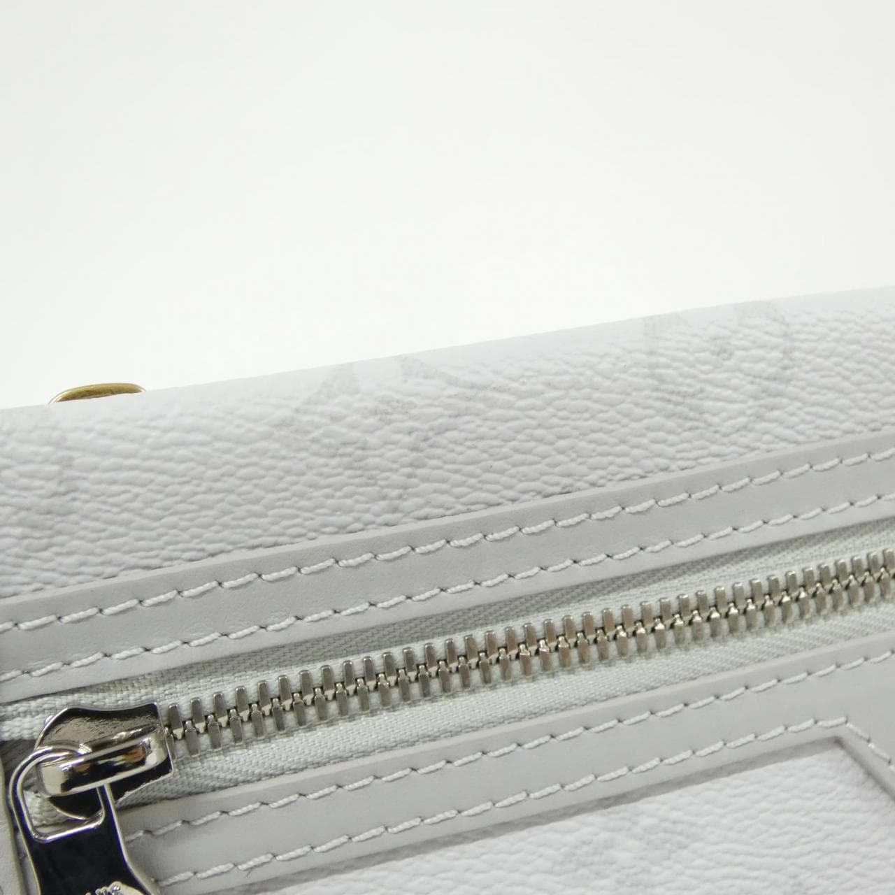 ルイヴィトン ホワイト モノグラム ロゴ フラット メッセンジャー M44640 ショルダーバッグ