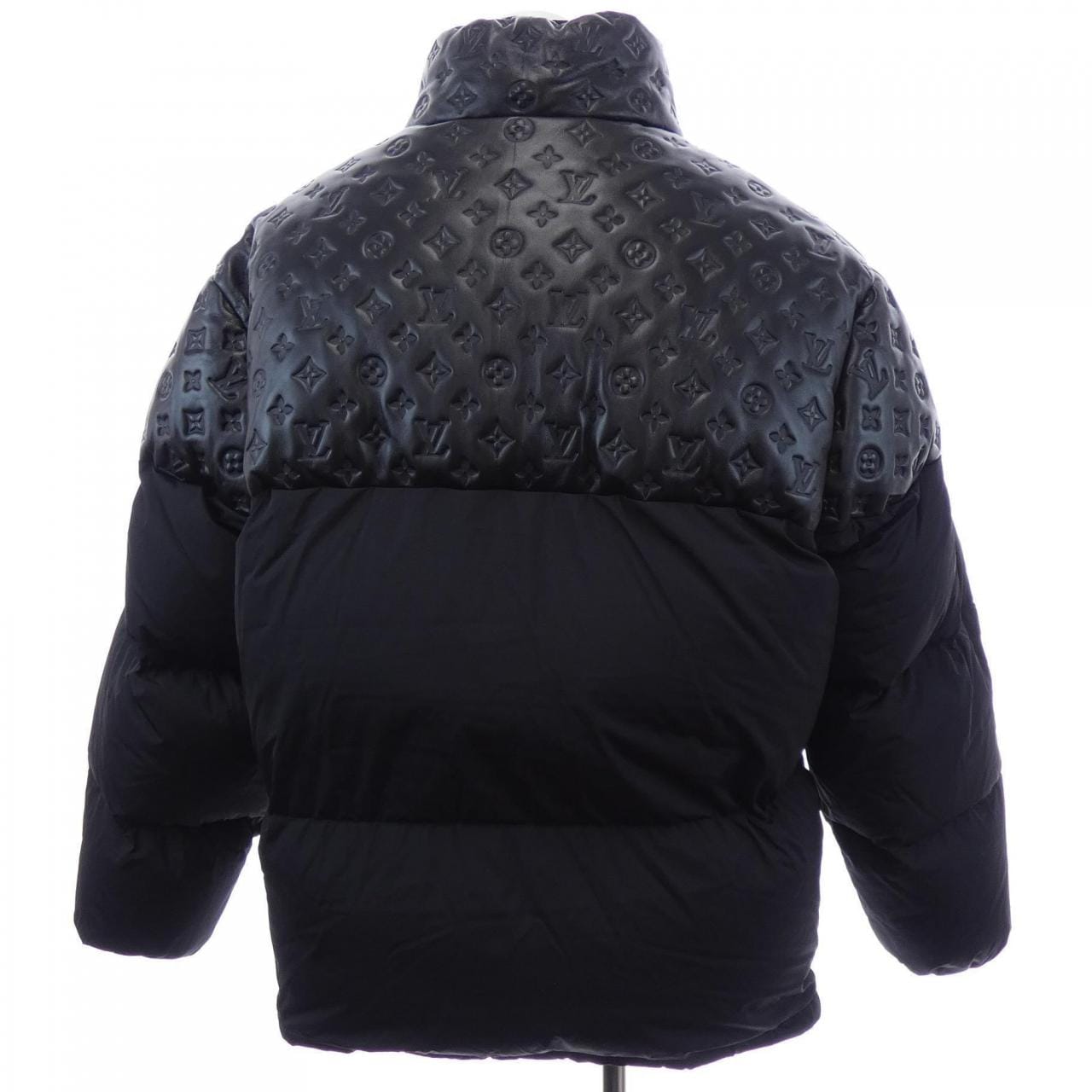 ルイヴィトン LOUIS VUITTON オーバーサイズパッファージャケット HPB80ERSC ダウンジャケット