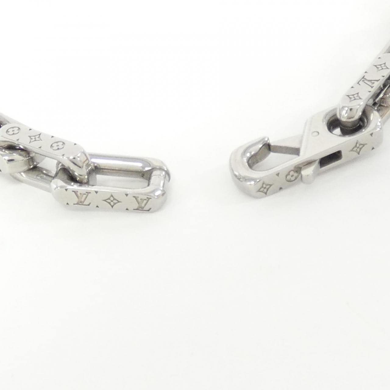 LOUIS VUITTON Collier Chain Monogram M00307 Necklace