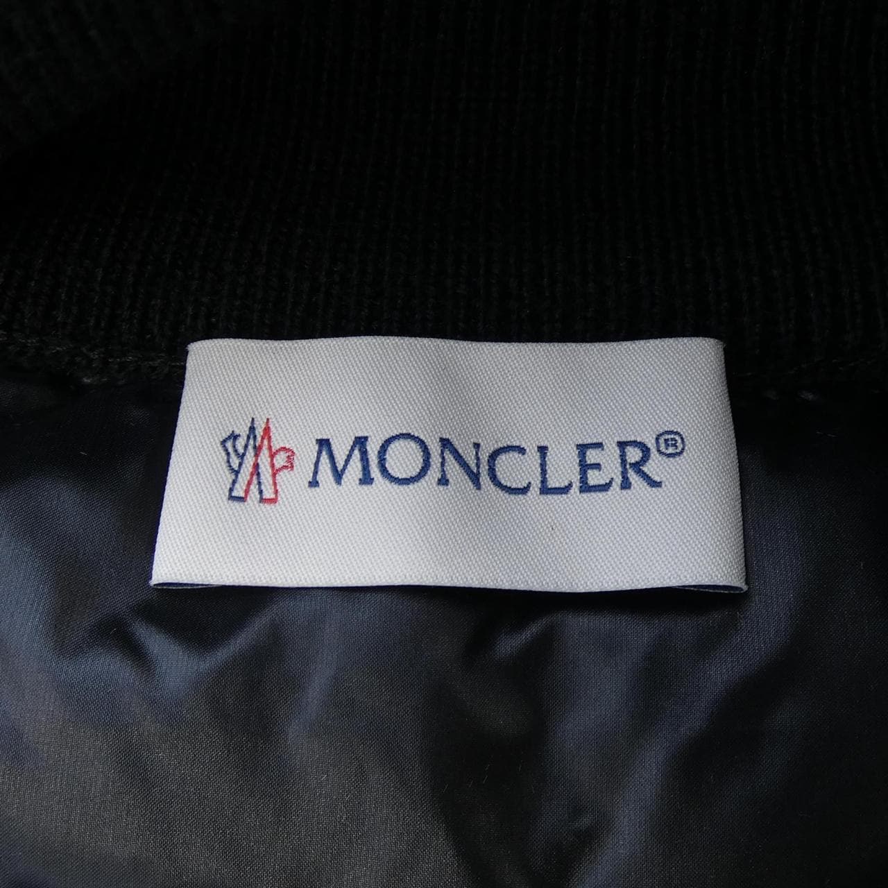 モンクレール MONCLER 10939B00025 ダウンジャケット
