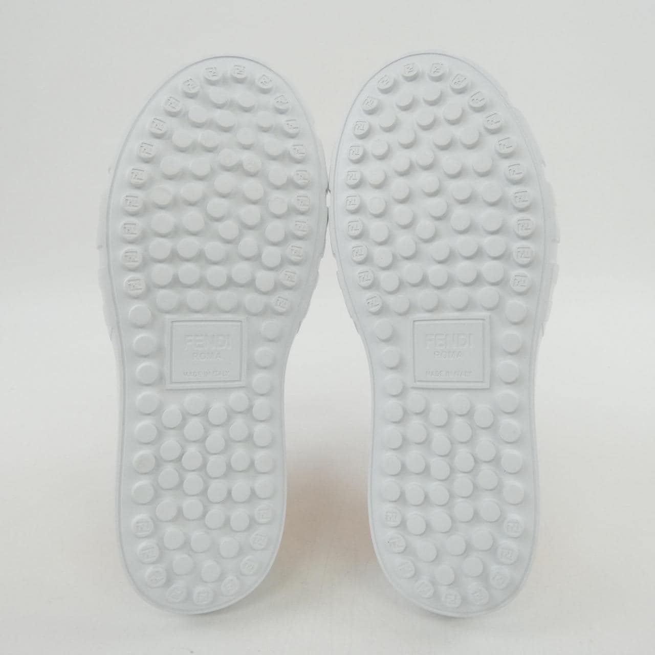 フェンディ FENDI 8E8110 スニーカー