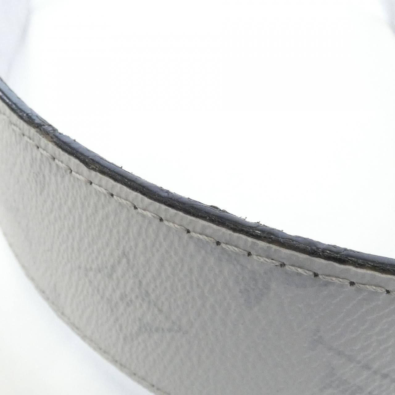 ルイヴィトン タイガ ラマ アウトドア メッセンジャー PM M30243 ショルダーバッグ