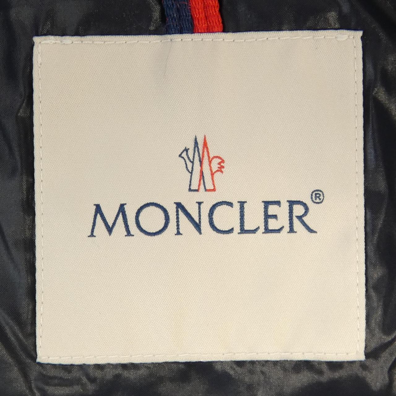 モンクレール MONCLER ダウンジャケット
