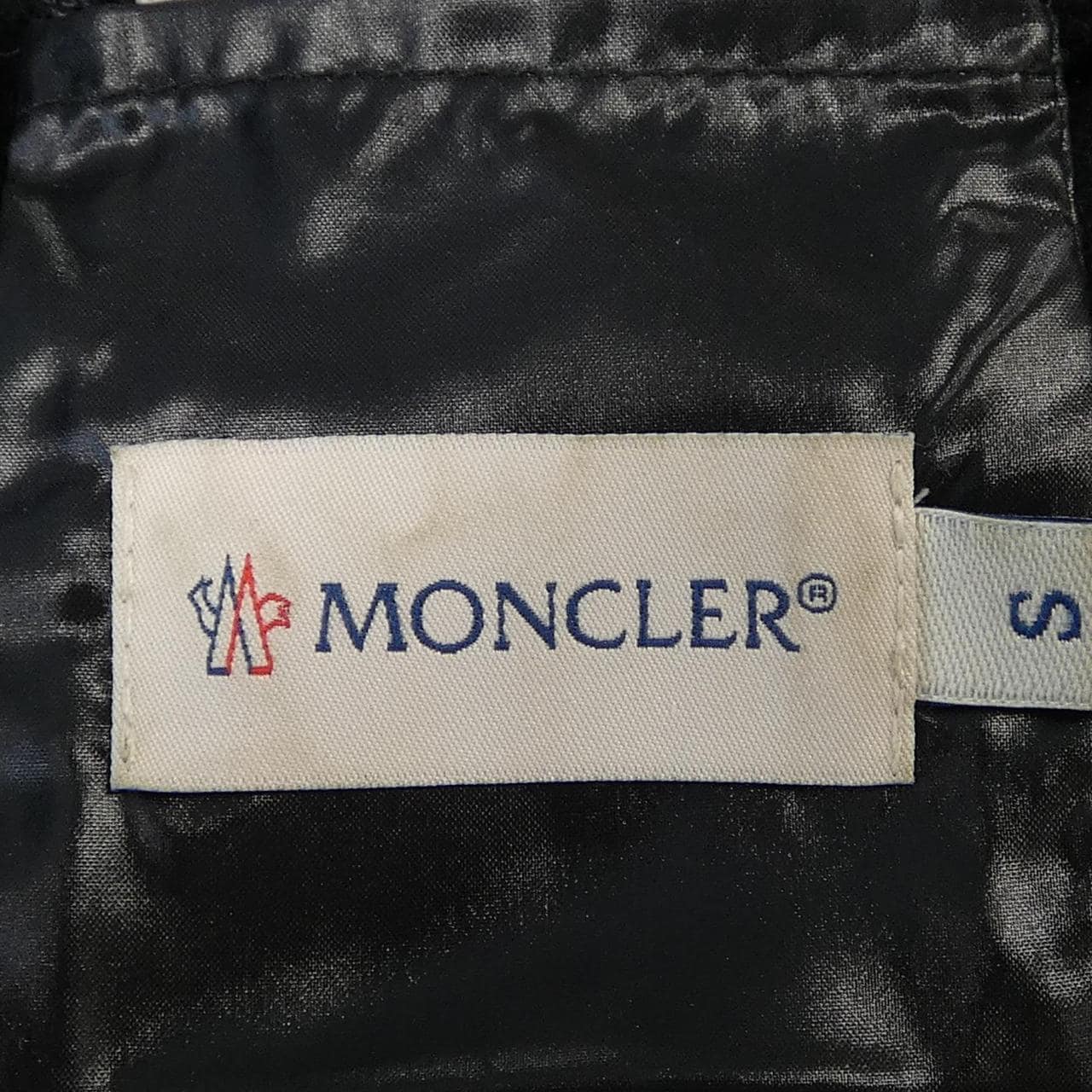 モンクレール MONCLER 20930081885 ダウンジャケット