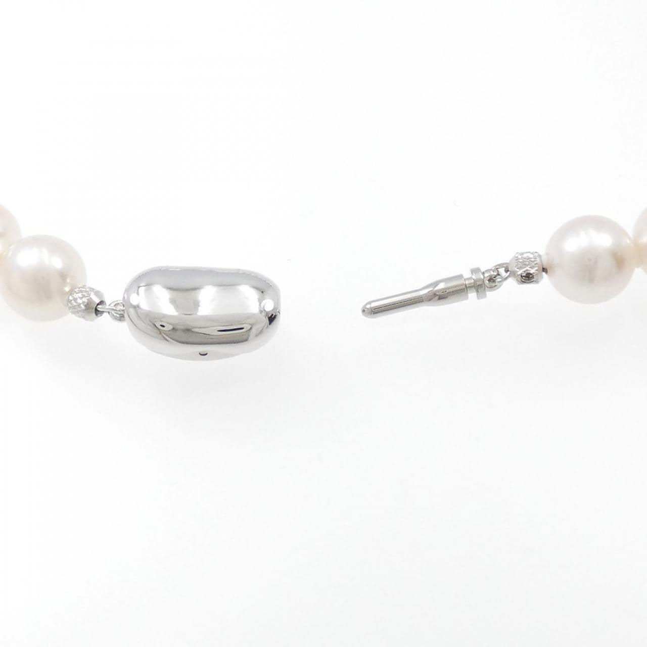 [BRAND NEW] Silver Clasp Akoya Pearl Necklace 9.5-10mm