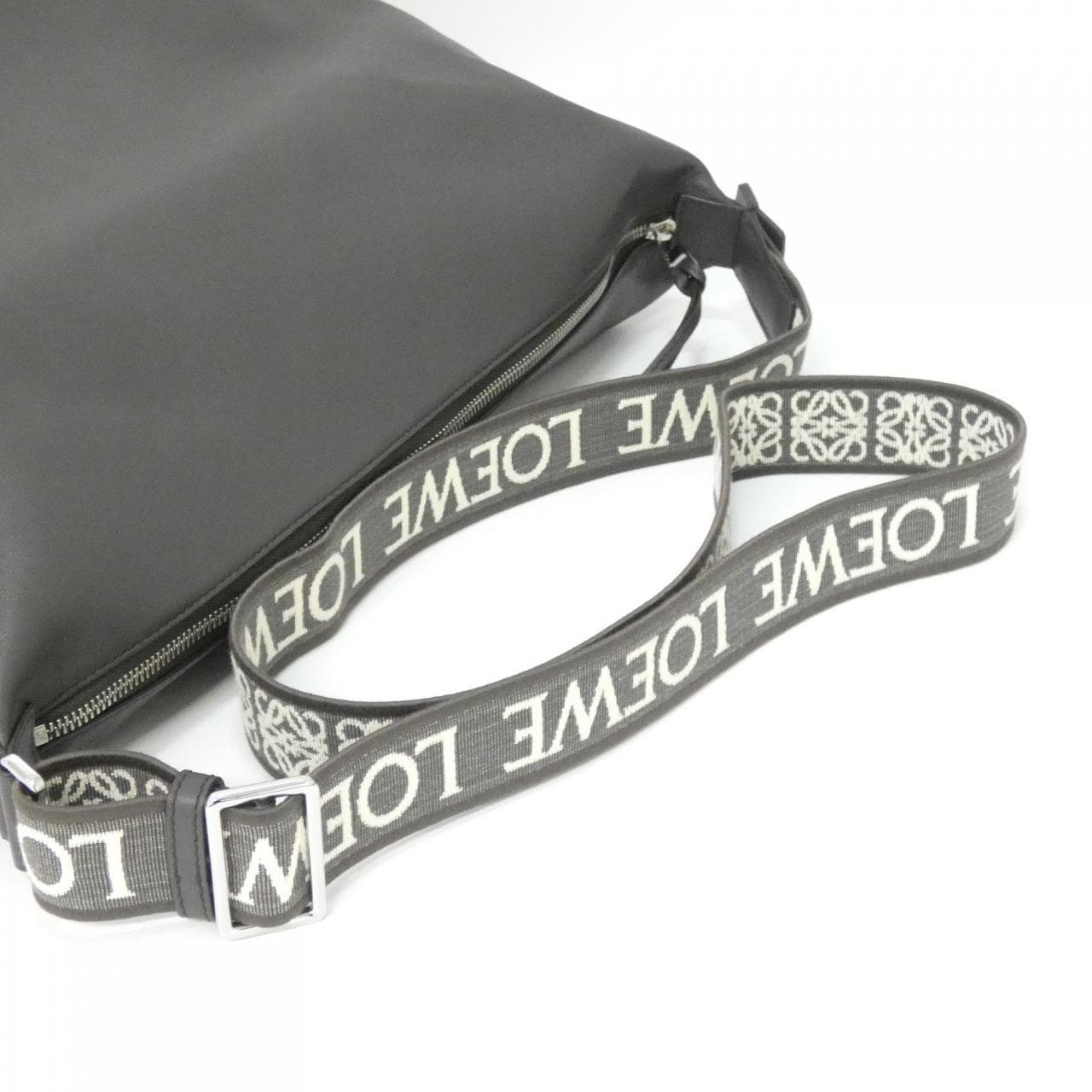 ロエベ キュービィ クロスボディ B906K70X13 ショルダーバッグ