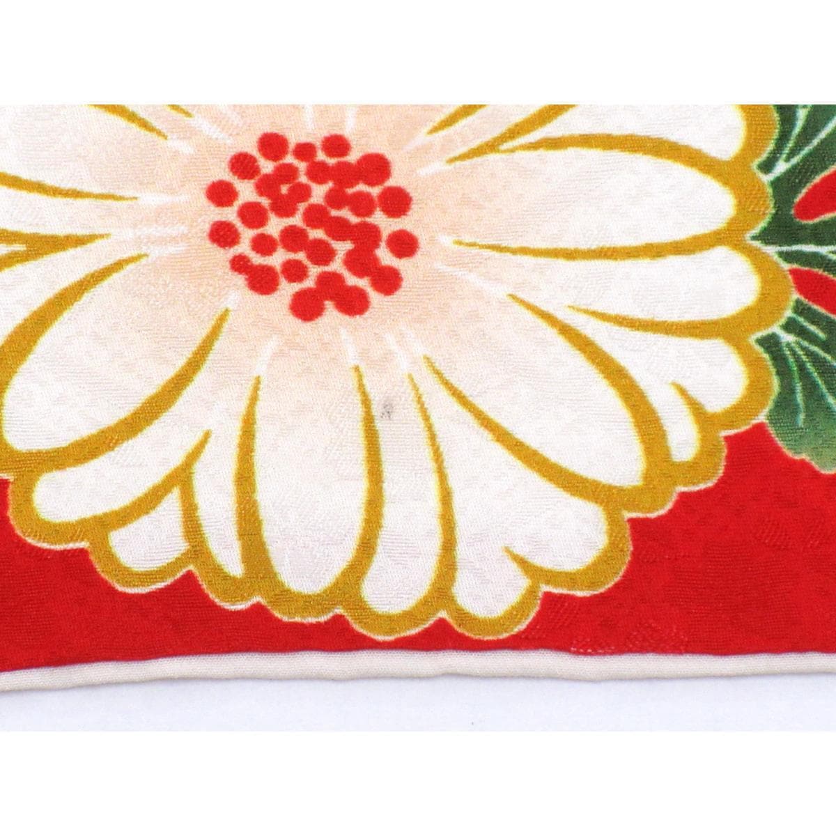 振袖　友禅加工刺繍入り