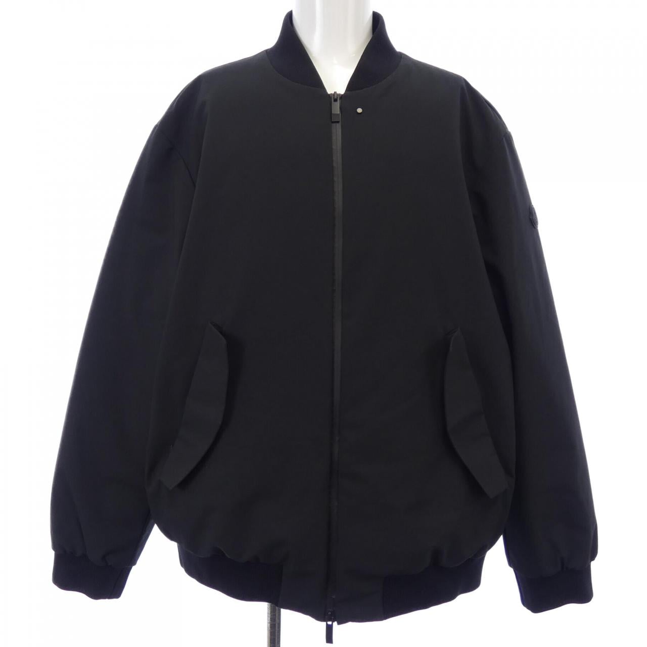 モンクレール MONCLER ダウンジャケット