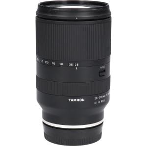 Ｅ２８－２００ｍｍ　Ｆ２．８－５．６ＤｉＩＩＩ　Ａ０７１