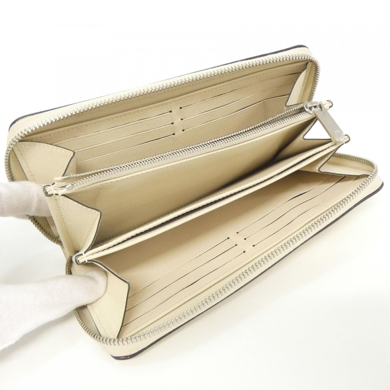 ルイヴィトン マヒナ ジッピー ウォレット M61869 財布