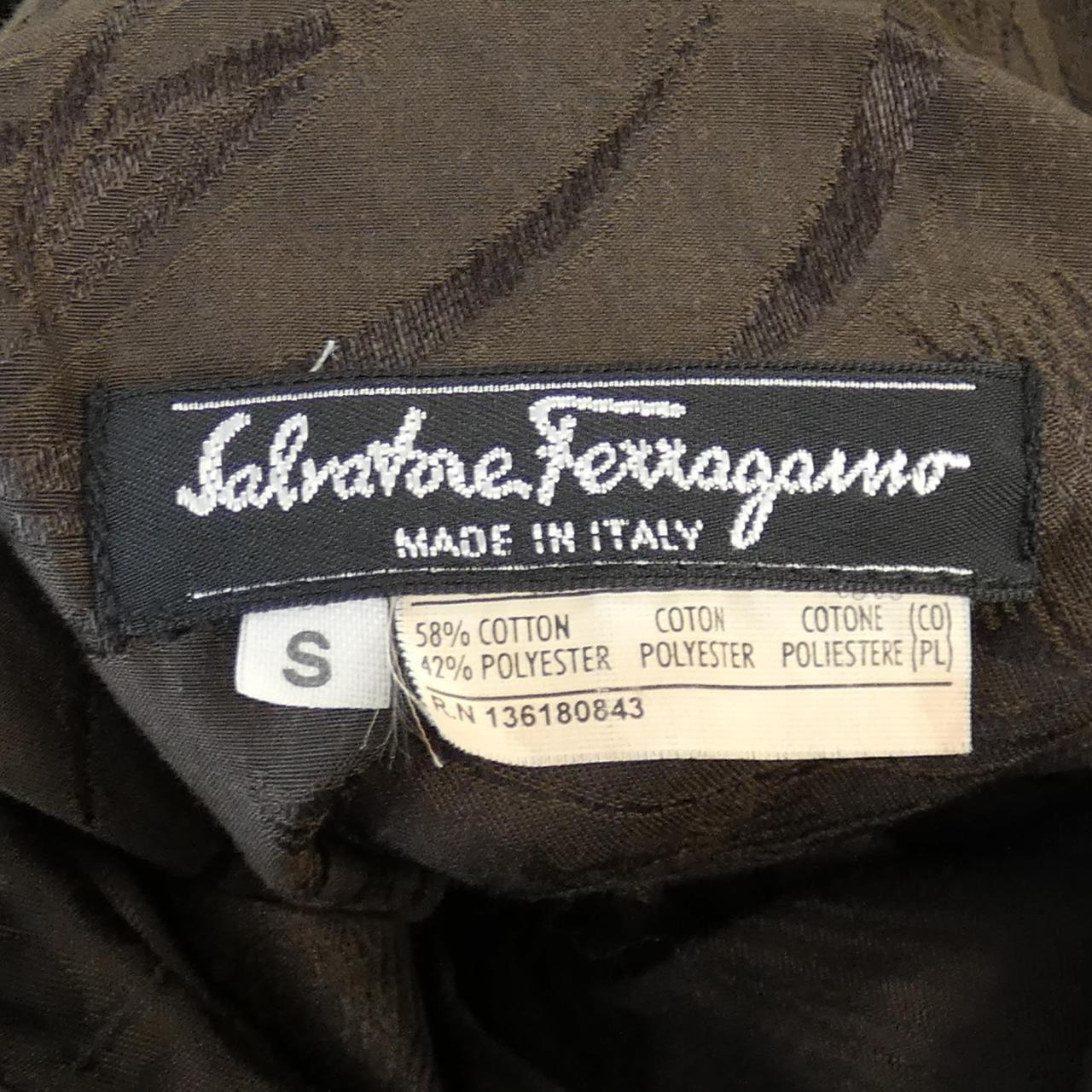 サルヴァトーレフェラガモ SALVATORE FERRAGAMO ブルゾン