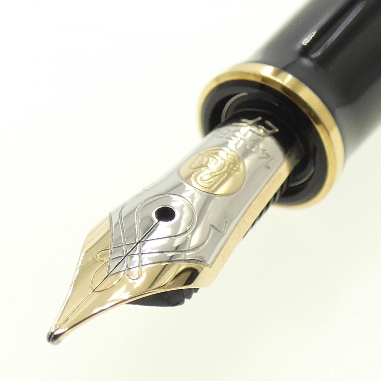 Pelikan Souveraine M400 Green Stripe Fountain Pen