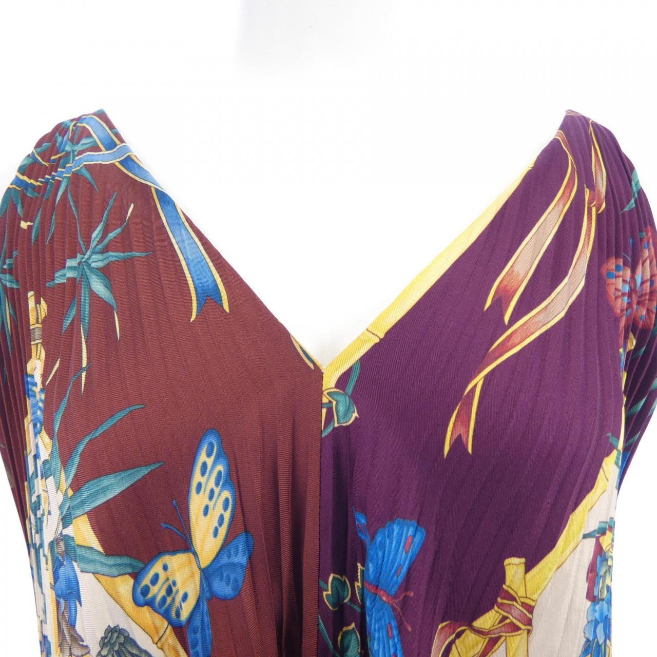 サルヴァトーレフェラガモ SALVATORE FERRAGAMO ワンピース