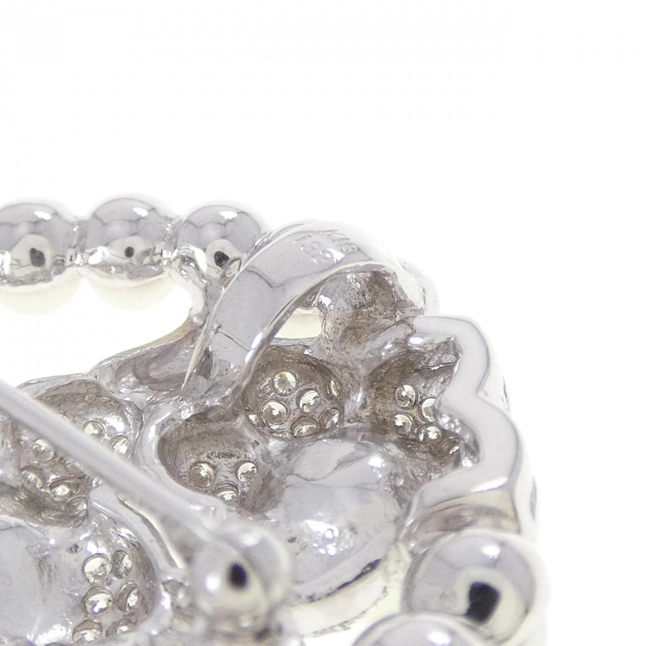 K18WG フラワー アコヤパール ブローチ