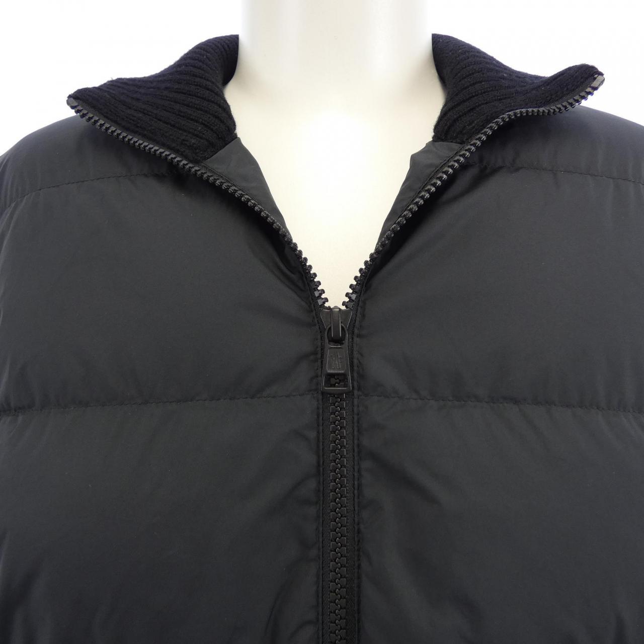 モンクレール MONCLER 20919B00040 ダウンジャケット