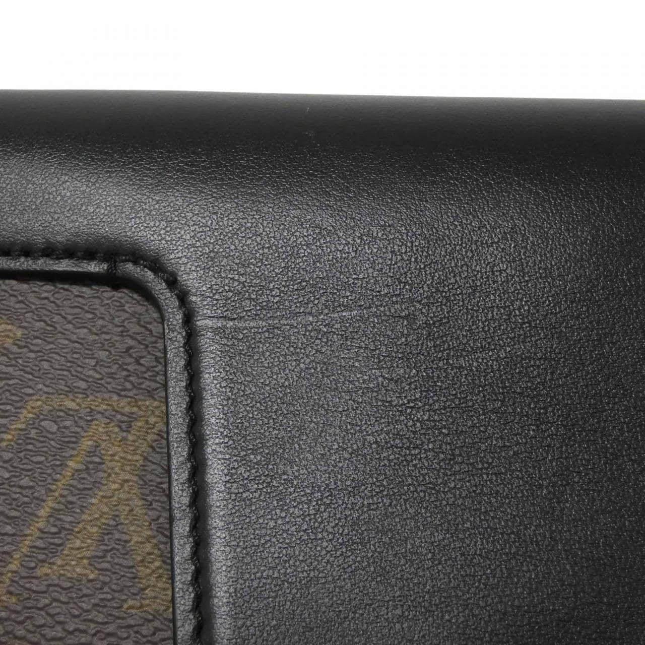 ルイヴィトン モノグラム パドロック オンストラップ M80559 ショルダーバッグ