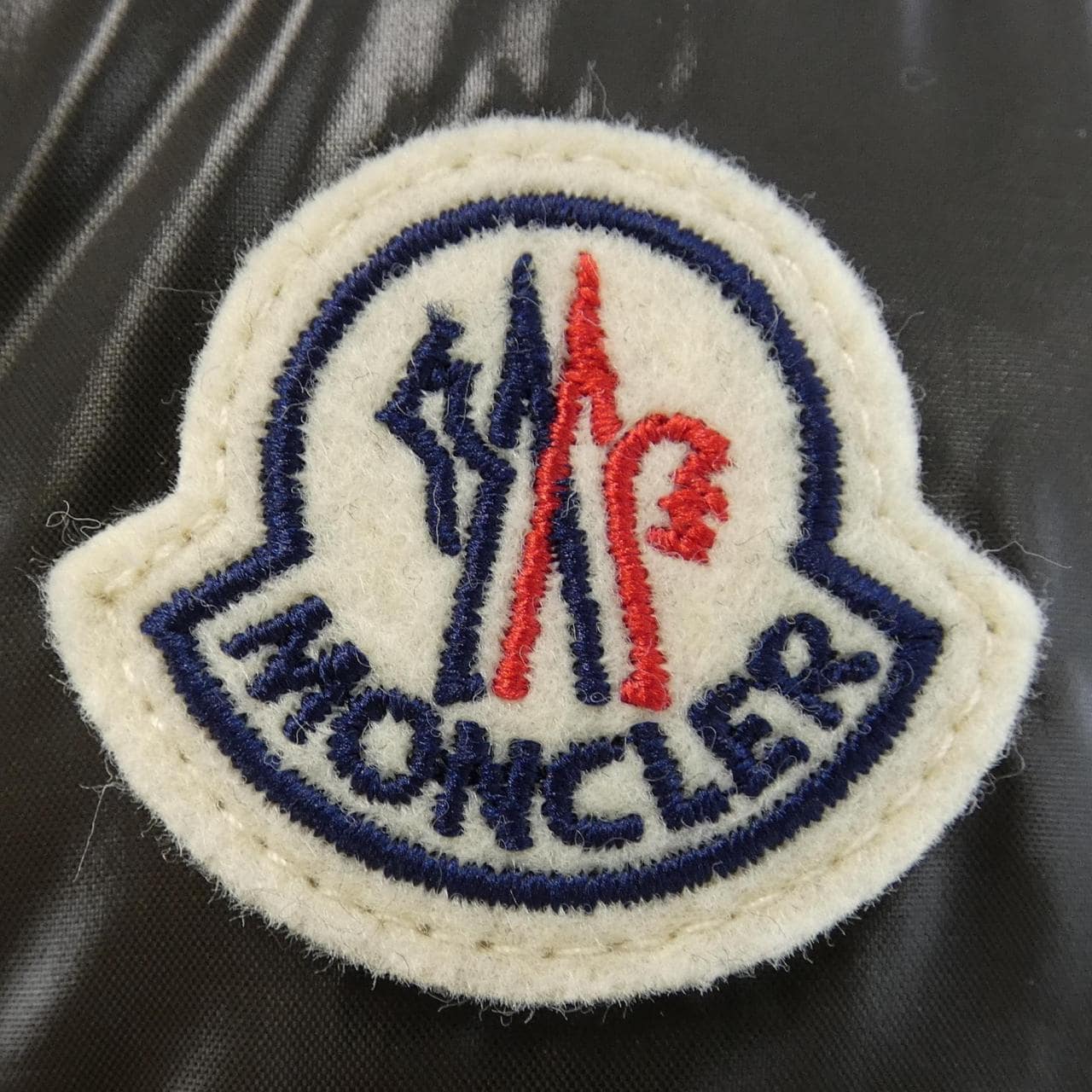 モンクレール MONCLER ダウンジャケット