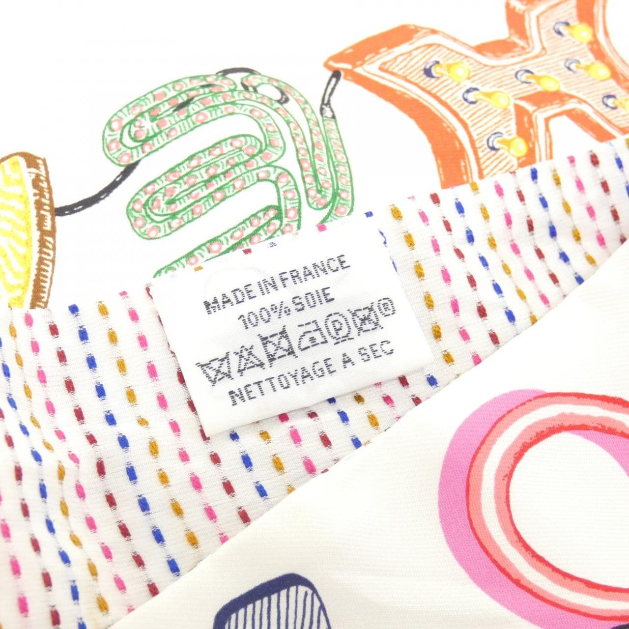 エルメス CHEVALOSCOPE NEON ツイリー ポワンティエ 853954S スカーフ