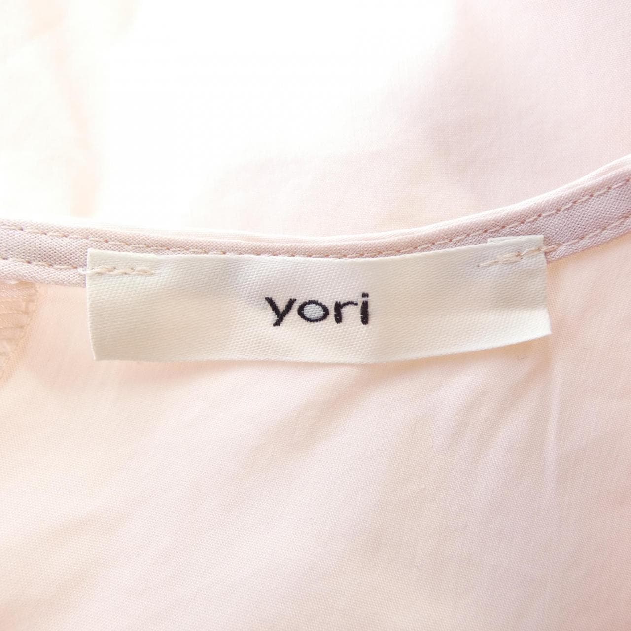 ヨリ yori トップス