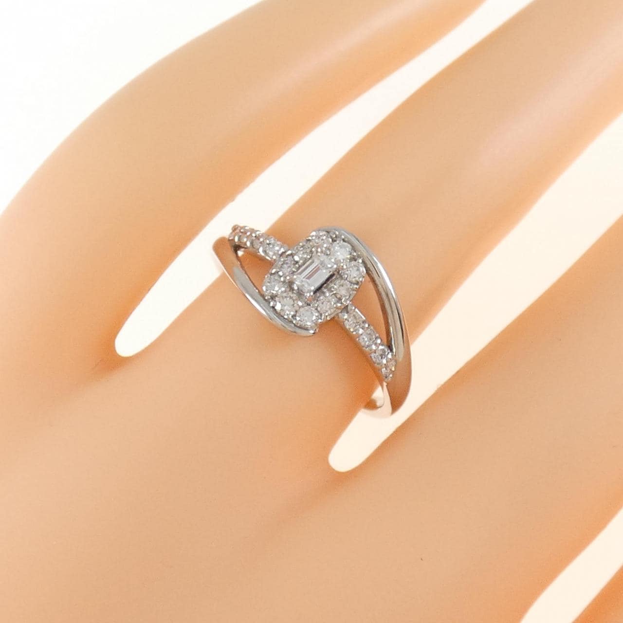 【新品】PT ダイヤモンド リング 0.30CT
