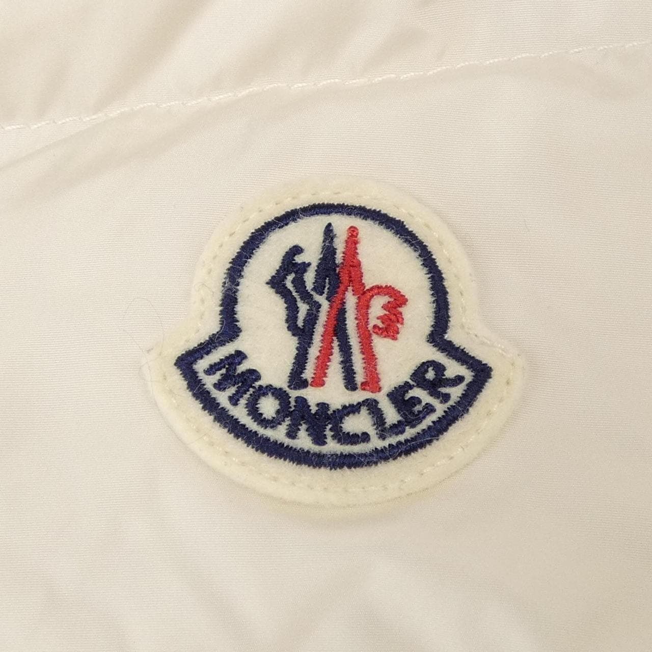 モンクレール MONCLER AVOCE ダウンジャケット