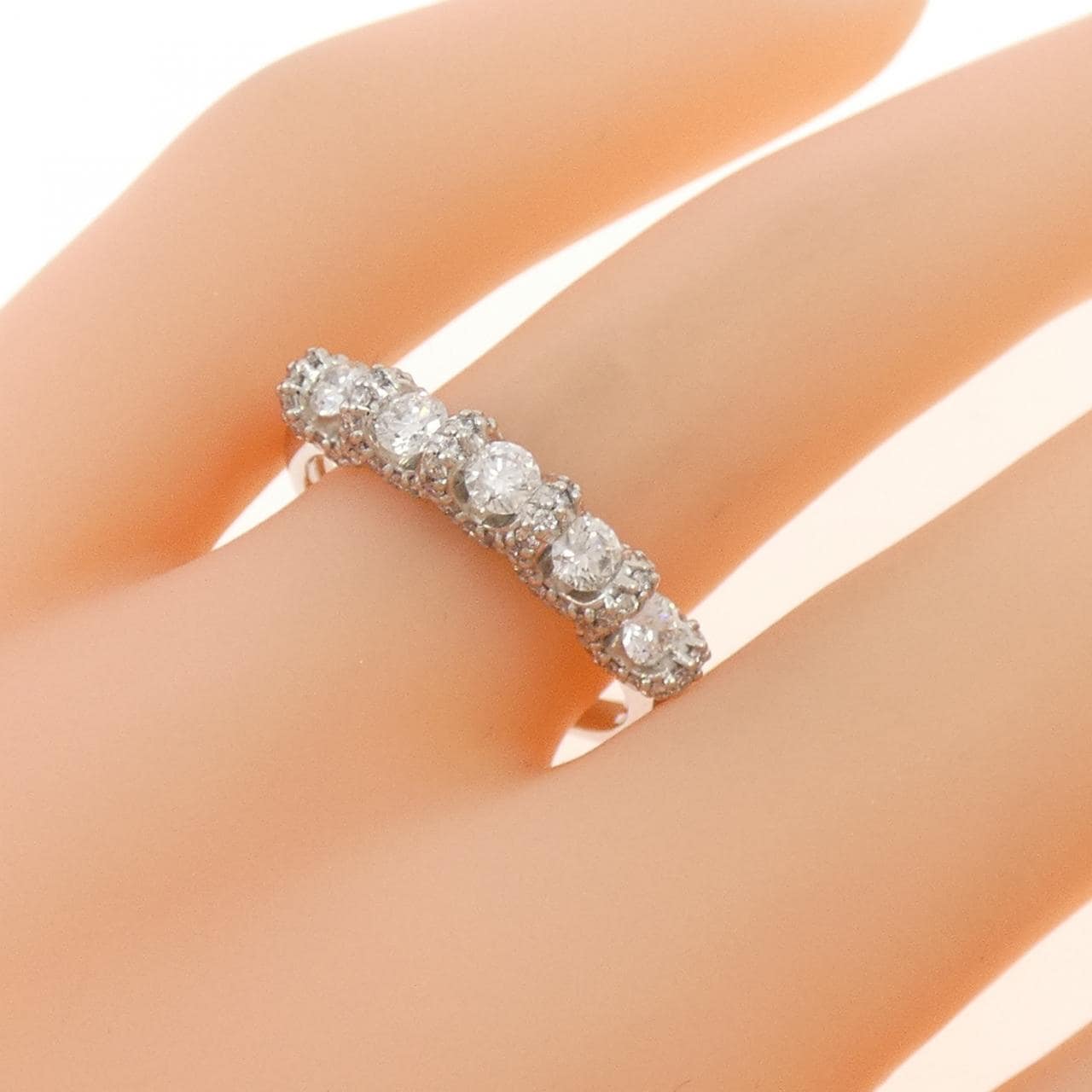 ジーエスティービー リング 0.70CT
