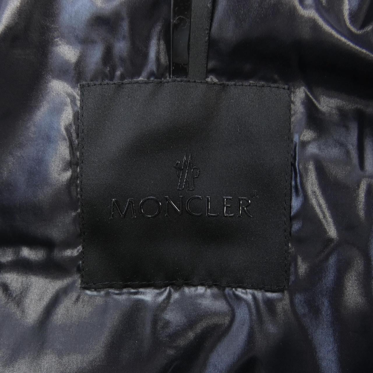 モンクレール MONCLER ダウンジャケット