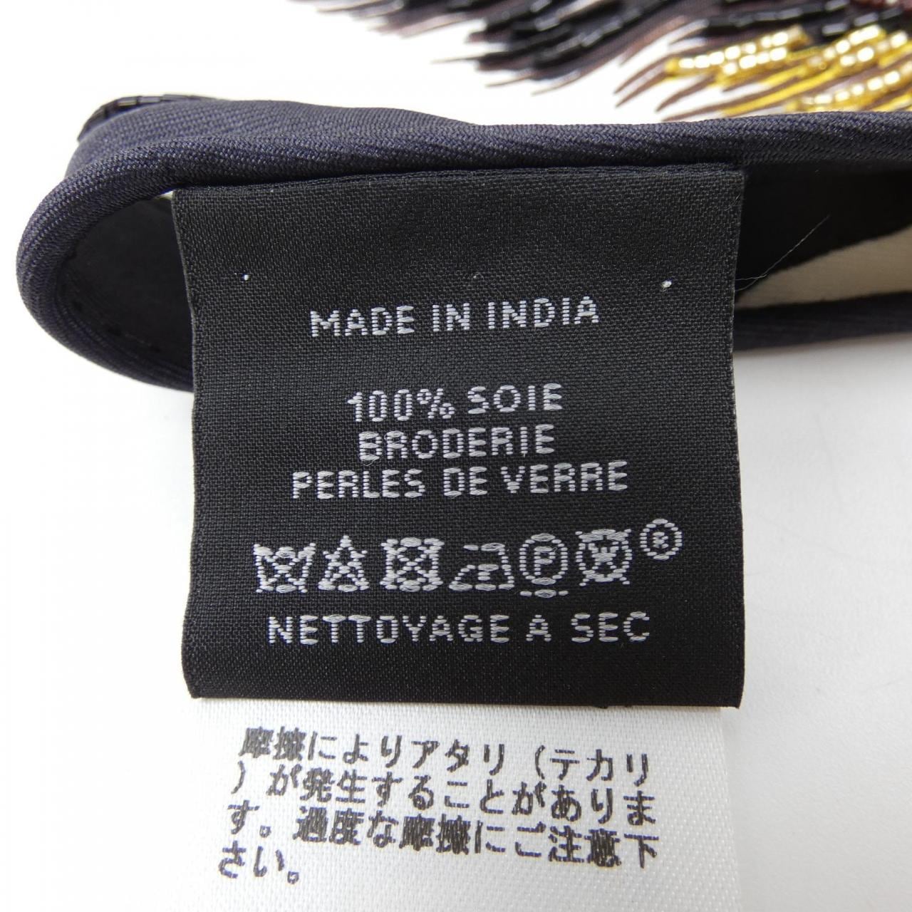 エルメス HERMES ZEBRA PEGASUS EMBROIDERED 882816S トライアングルジェアン ショール