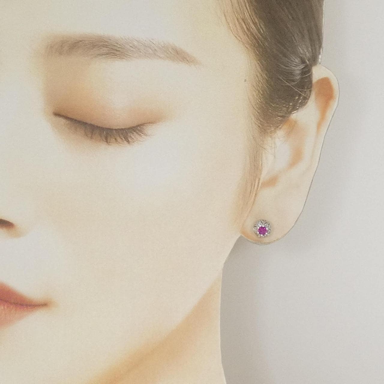 K18WG ルビー ピアス 0.28CT
