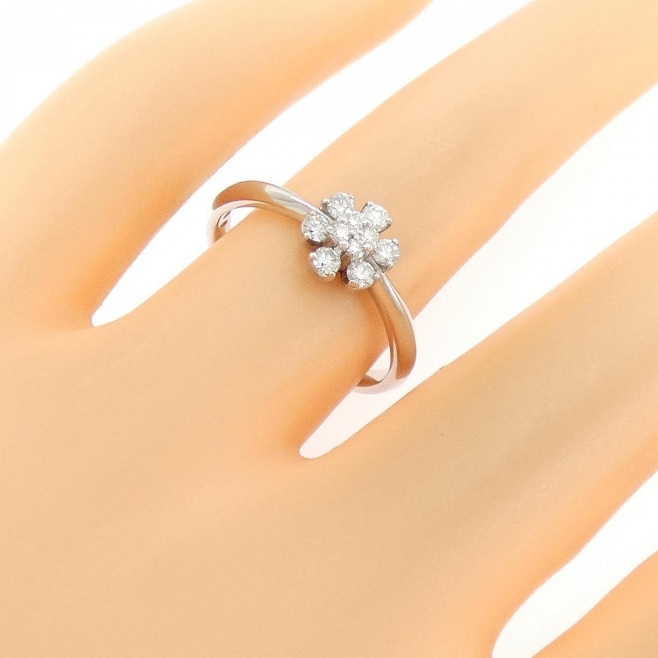 PT900 フラワー ダイヤモンド リング 0.20CT