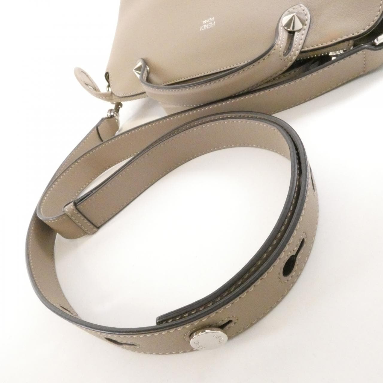 フェンディ バイ ザ ウェイ ミディアム 8BL146 1D5 バッグ