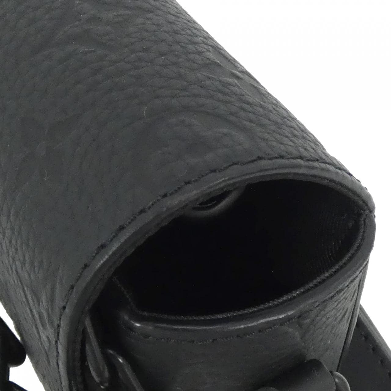 ルイヴィトン トリヨン モノグラム スティーマー ウエアラブル ウォレット M81746 ショルダーバッグ