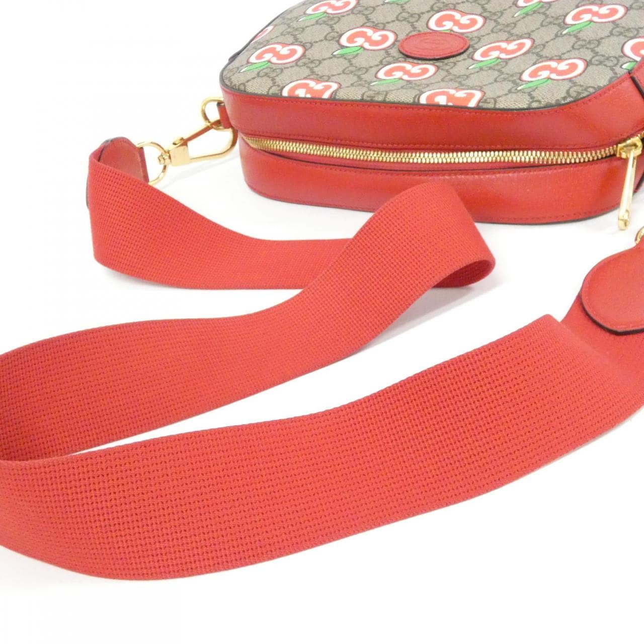 グッチ GG APPLE 574886 2EVDG ショルダーバッグ