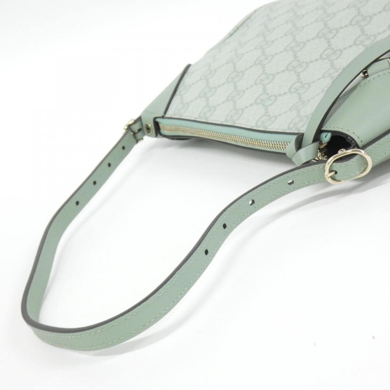 グッチ GG EMBLEM 815218 FAEEA ショルダーバッグ