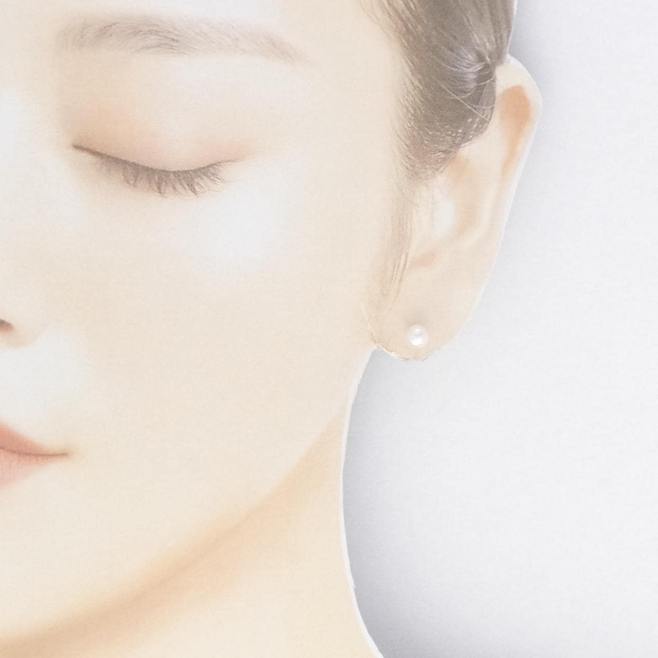MIKIMOTO Akoya pearl earrings 5.2mm