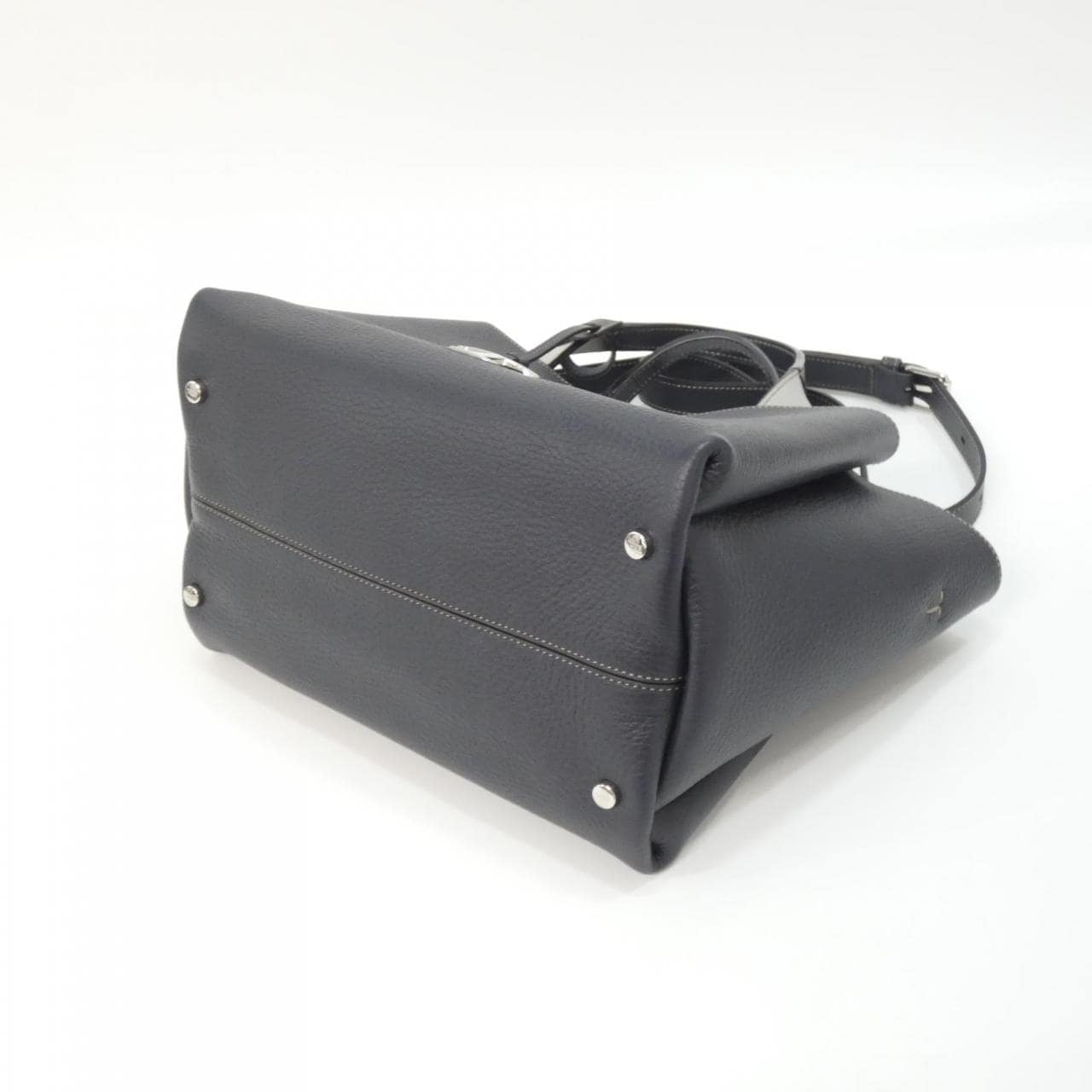 トッズ XBWAPAFL100QRI2L66 バッグ